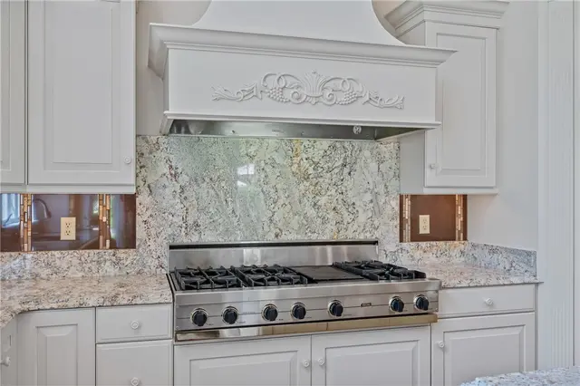532 Salem Heights Dr gallery image 19