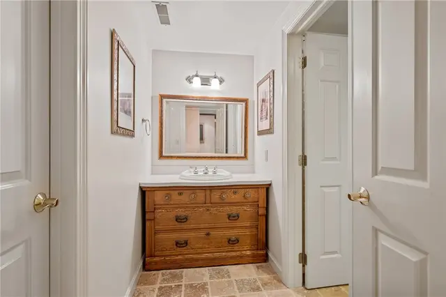 532 Salem Heights Dr gallery image 24