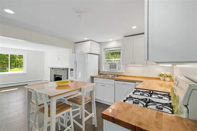 5340 Georgiann Dr gallery image 4