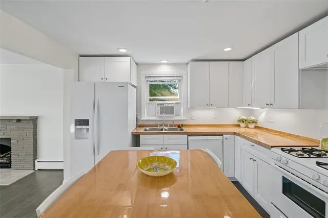 5340 Georgiann Dr gallery image 11