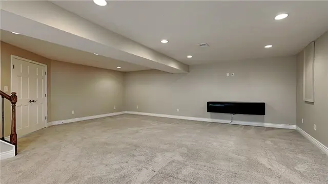 535 Dorchester Dr. gallery image 6
