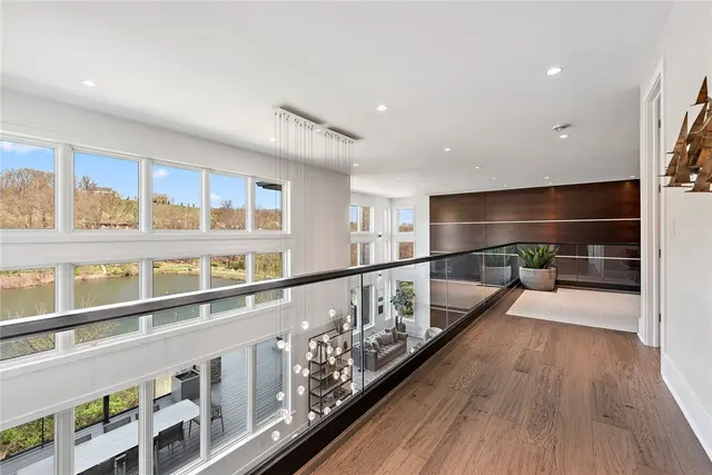 535 Macleod Drive gallery image 6