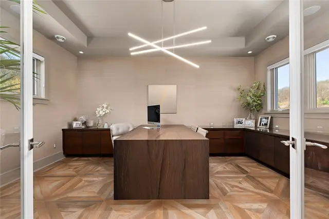535 Macleod Drive gallery image 14