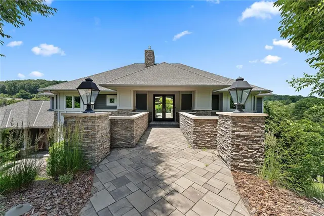 535 Macleod Drive gallery image 15
