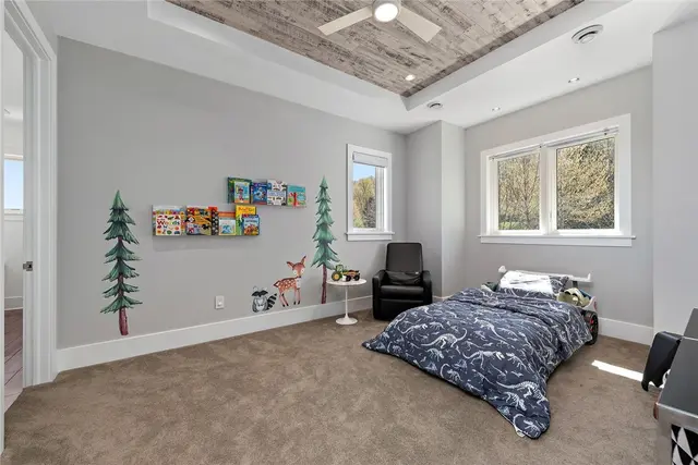 535 Macleod Drive gallery image 17