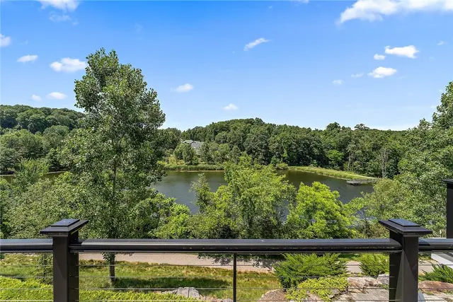 535 Macleod Drive gallery image 18