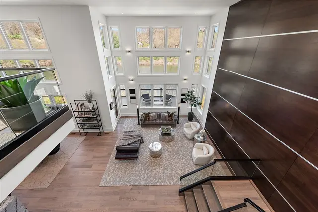 535 Macleod Drive gallery image 33