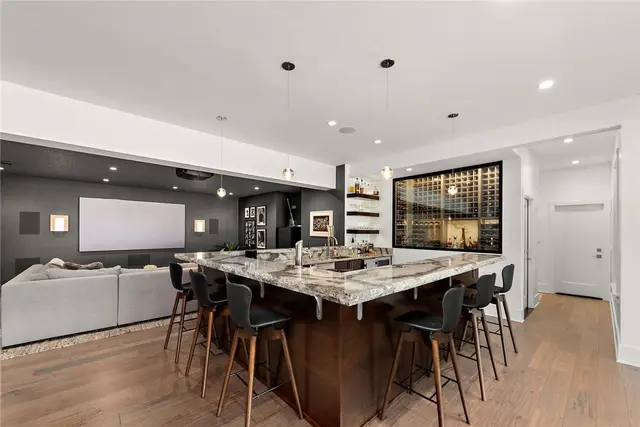535 Macleod Drive gallery image 35