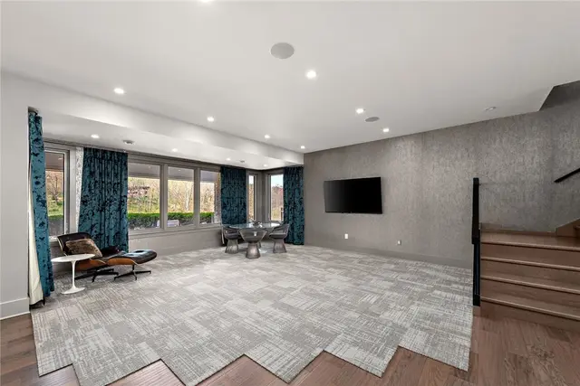 535 Macleod Drive gallery image 36