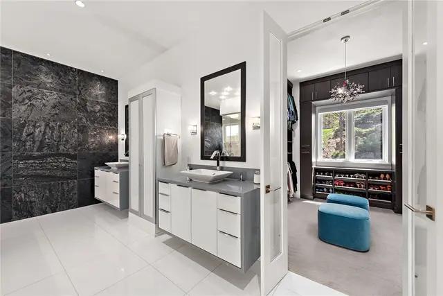 535 Macleod Drive gallery image 46