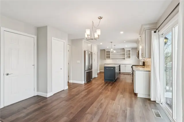 535 Pine Bluff Dr gallery image 14
