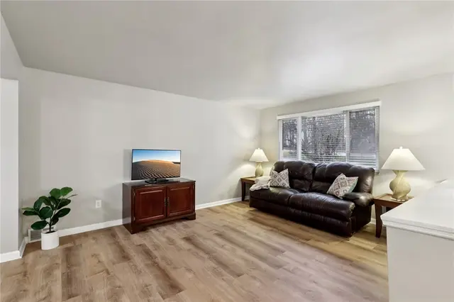 5374 Hardt Rd gallery image 4