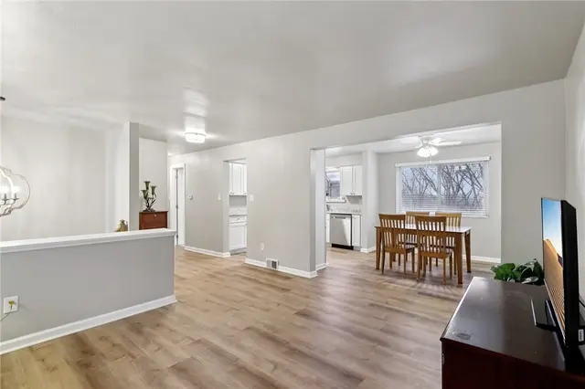 5374 Hardt Rd gallery image 5