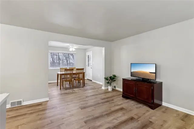5374 Hardt Rd gallery image 6