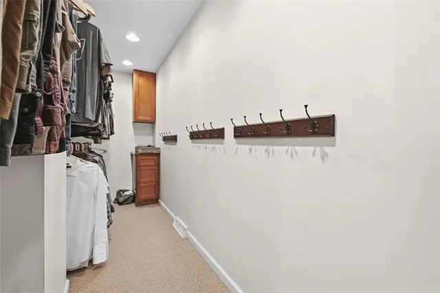 5380 Hardt Rd gallery image 26