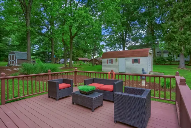 5389 Peach Dr gallery image 32