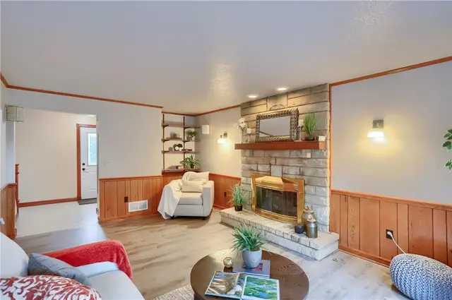 5389 Peach Dr gallery image 35
