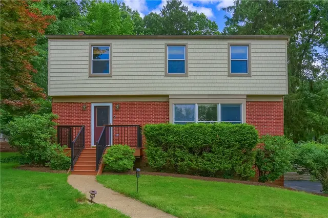 5389 Peach Dr