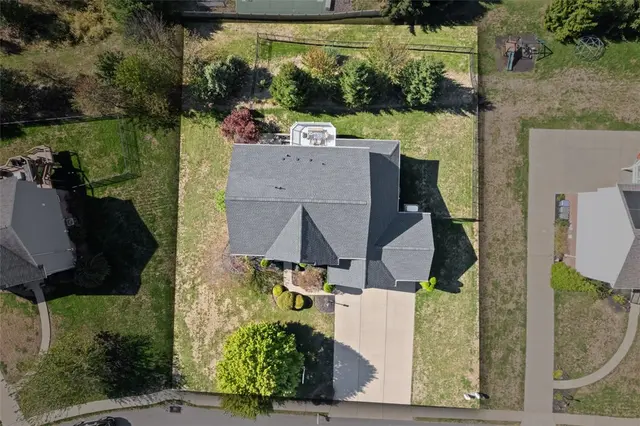 539 Madison Drive gallery image 13