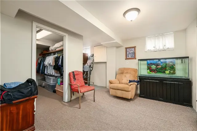 5403 Hardt Rd gallery image 11