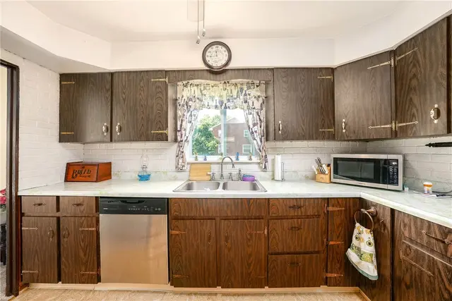 5403 Hardt Rd gallery image 15