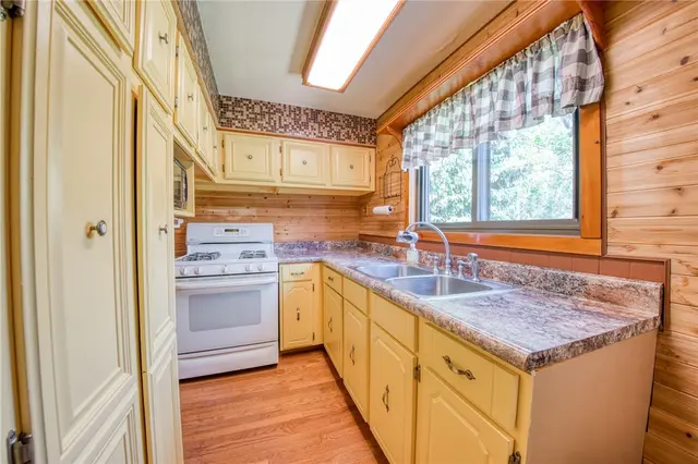 5422 Beechnut Dr gallery image 7