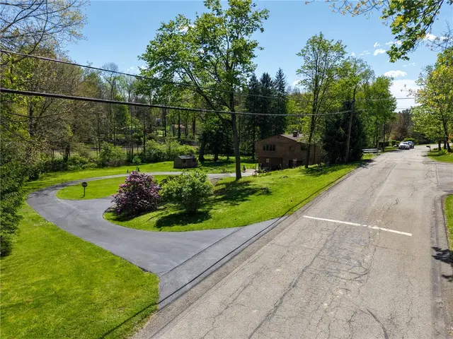 5422 Beechnut Dr gallery image 12