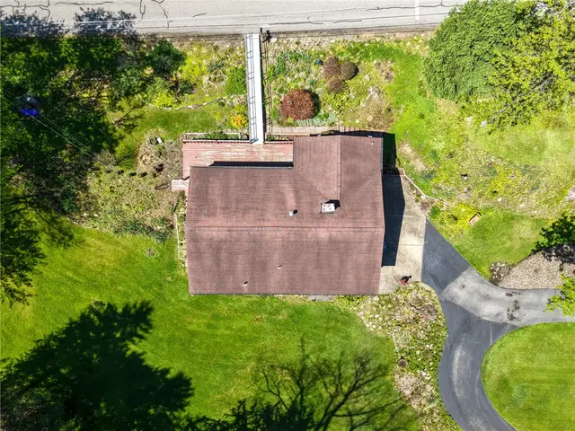 5422 Beechnut Dr gallery image 22