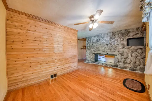 5422 Beechnut Dr gallery image 42