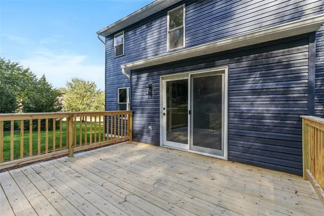 543 Juniper Ct gallery image 25