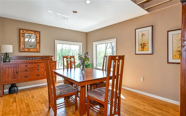 5435 Beechnut Dr gallery image 6