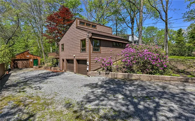 5435 Beechnut Dr gallery image 9