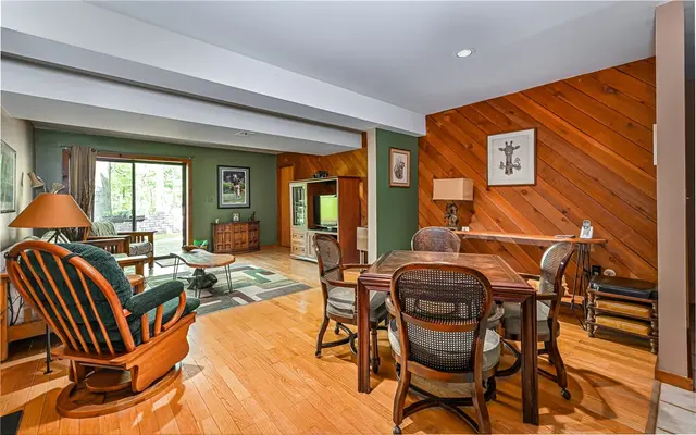 5435 Beechnut Dr gallery image 13