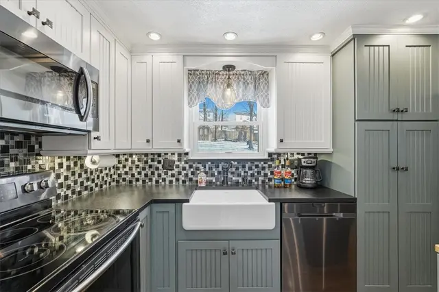 545 Chaparral Dr gallery image 16