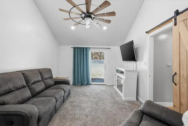 545 Chaparral Dr gallery image 20