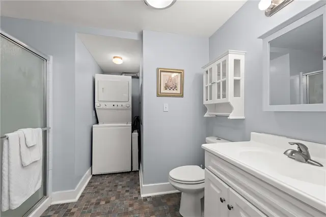 548 Lang Road gallery image 6