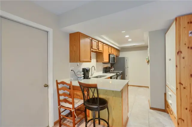 55 Ashford Drive gallery image 2