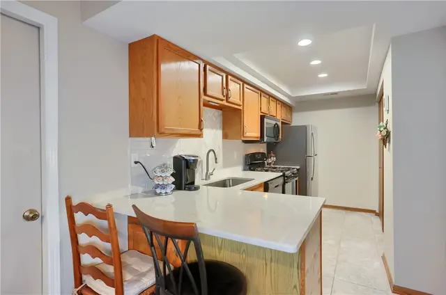 55 Ashford Drive gallery image 3