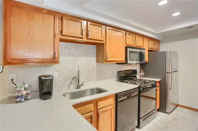 55 Ashford Drive gallery image 4
