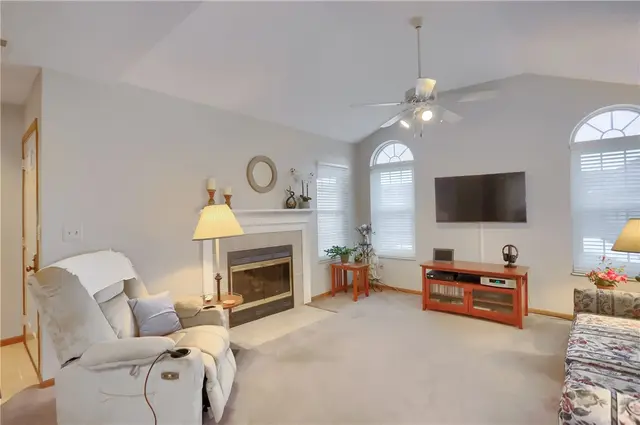 55 Ashford Drive gallery image 9