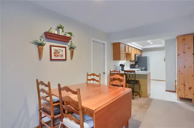 55 Ashford Drive gallery image 12