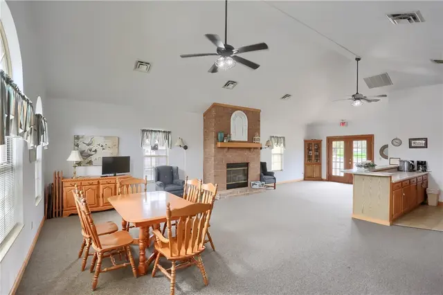 55 Ashford Drive gallery image 27