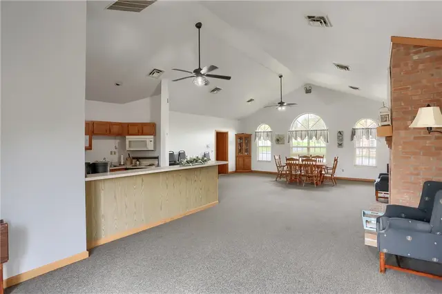 55 Ashford Drive gallery image 29