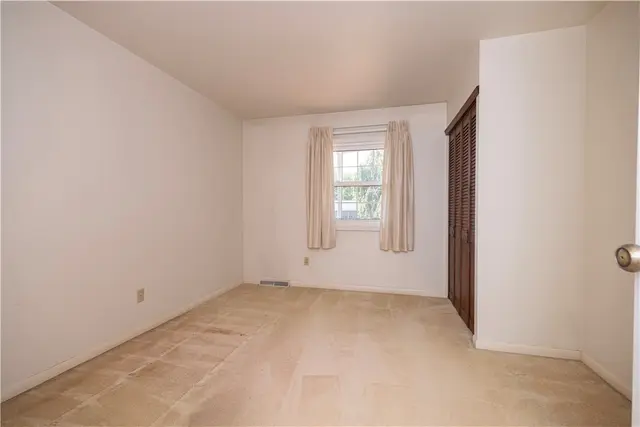 55 Dover Dr gallery image 5