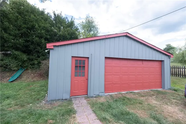 55 Dover Dr gallery image 15