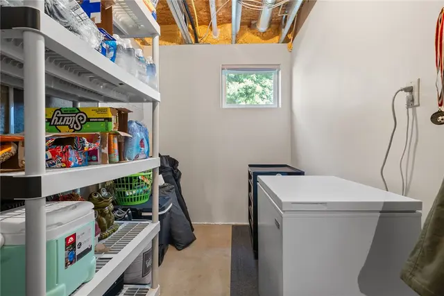 552 Ten Point Ln gallery image 9