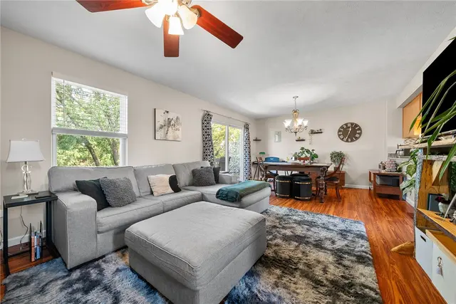 552 Ten Point Ln gallery image 24