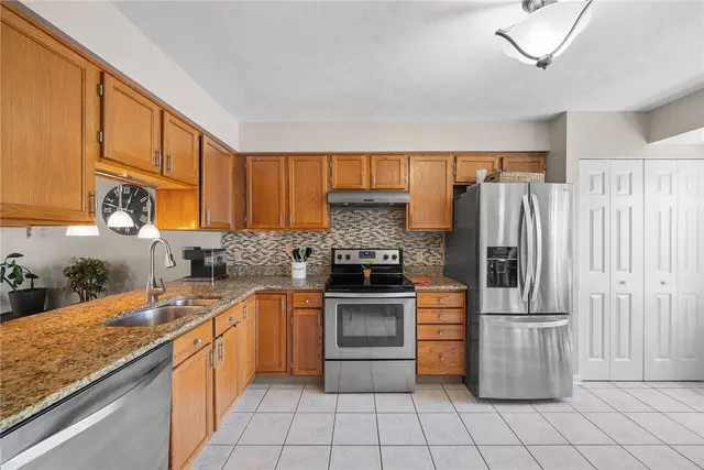 552 Ten Point Ln gallery image 29