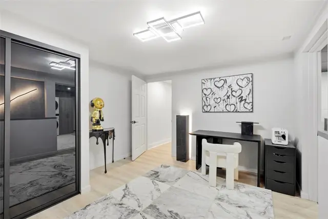 5520 Clearview Road gallery image 3