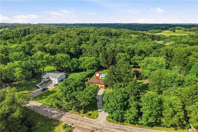 5520 Clearview Road gallery image 6